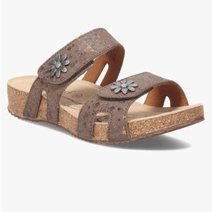 Josef Seibel Taupe Tonga 04 Sandals**  
Birkenstock like